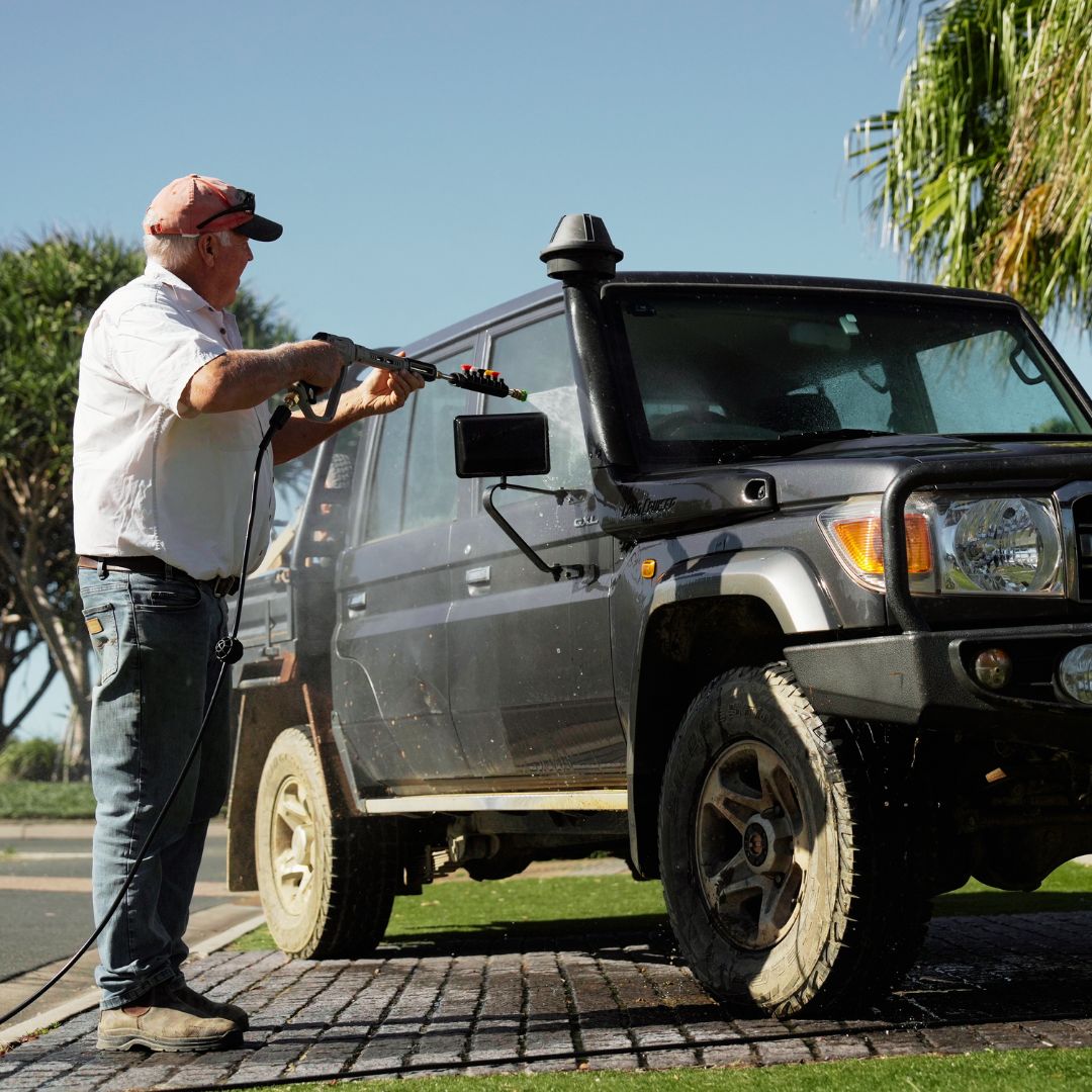 R18 Wall-Mounted Pressure Washer